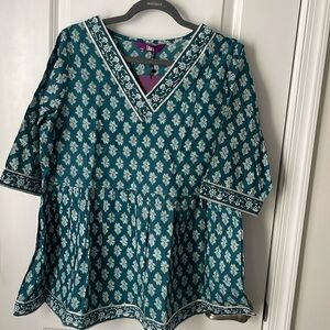 Ethnic blue fun top. Size says 2XL but fits like US XL. Perfect for summer.